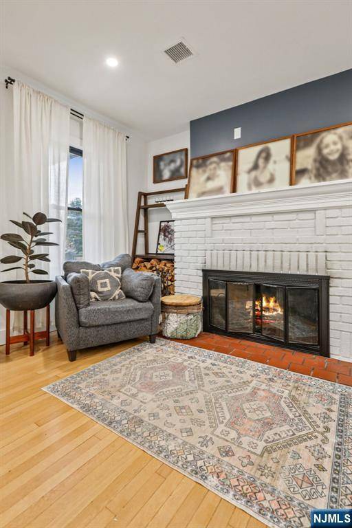 Nutley, NJ 07110,21 Mountainview AVE