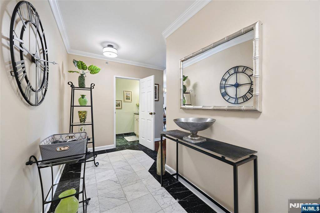 Fort Lee, NJ 07024,900 Palisade #1-J