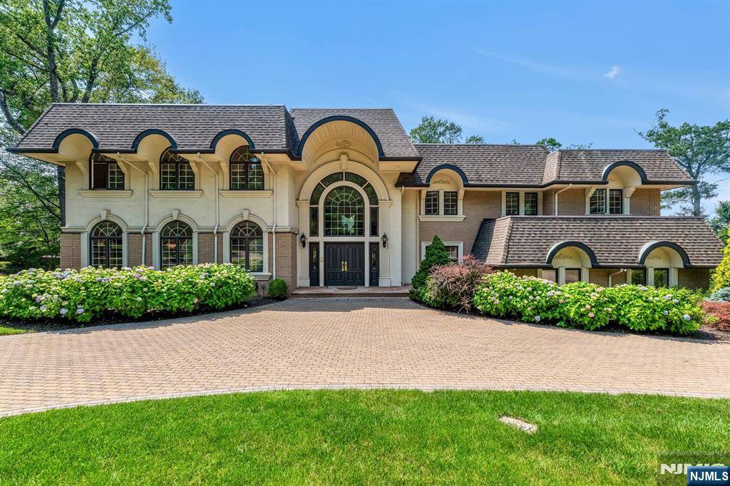 Cresskill, NJ 07626,82A Jackson DR