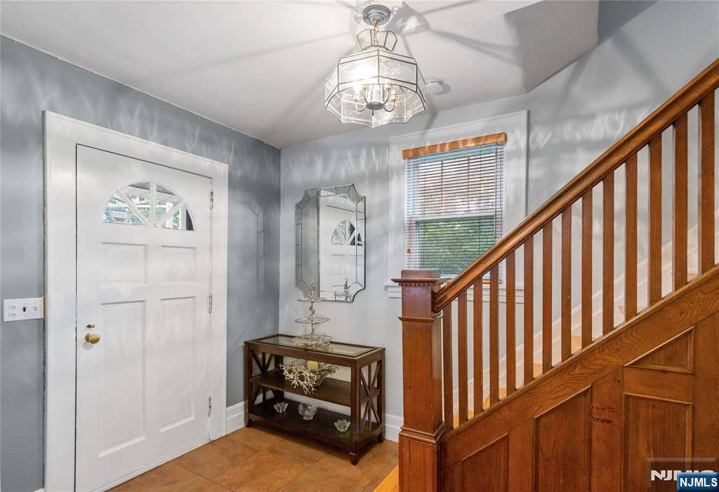 Rutherford, NJ 07070,171 Jackson AVE