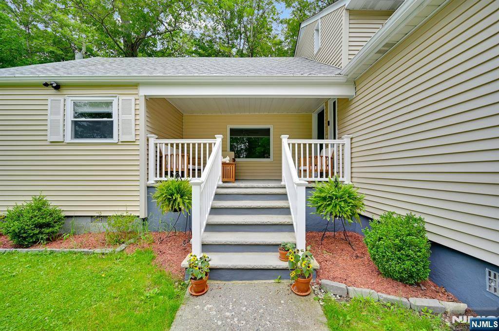 West Milford, NJ 07421,22 Elizabeth RD
