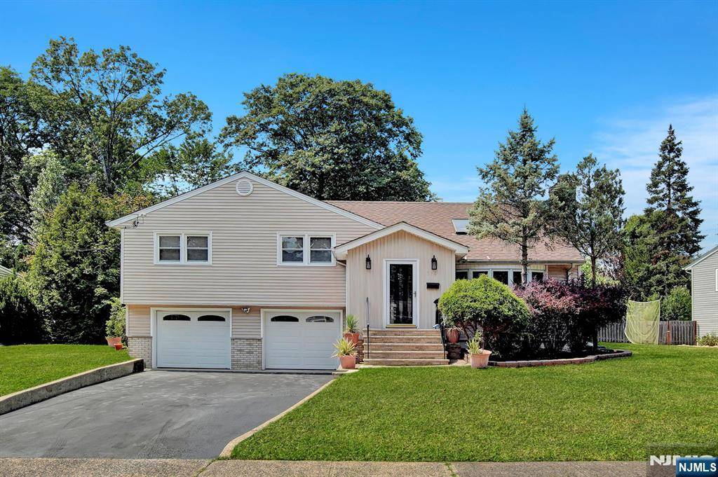 Ridgewood, NJ 07450,318 Willow CT