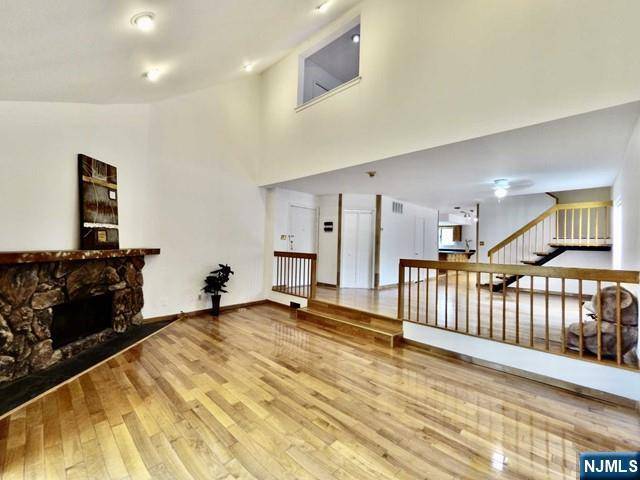 Secaucus, NJ 07094,380 Whimbrel LN #380