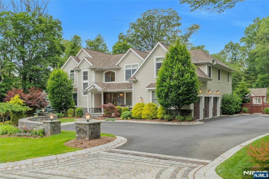 Upper Saddle River, NJ 07458,35 Hampshire Hill RD