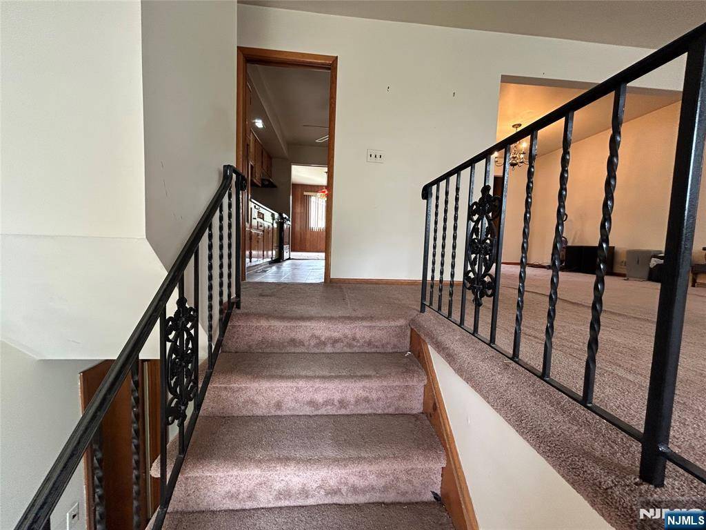 Clifton, NJ 07013,57 Standish DR