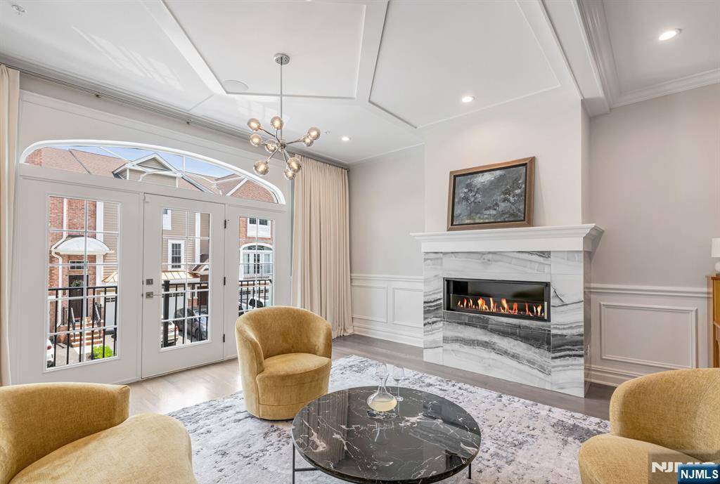 Montvale, NJ 07645,602 Premier WAY