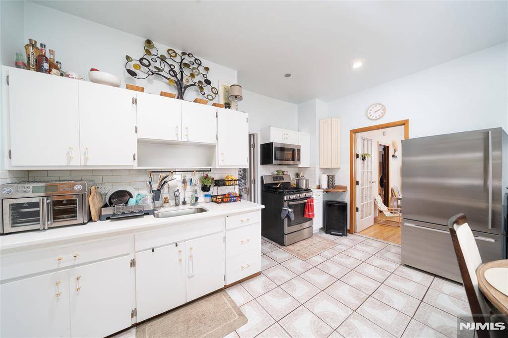 North Arlington, NJ 07031,53 Crystal ST