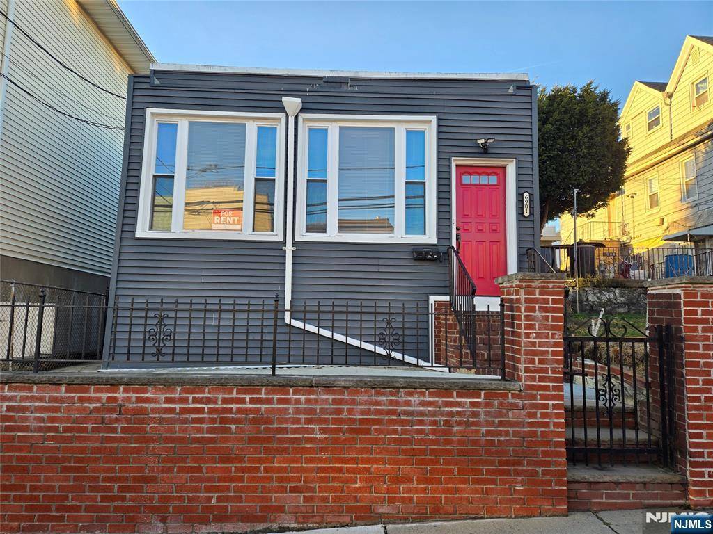North Bergen, NJ 07047,6901 Bergenwood AVE