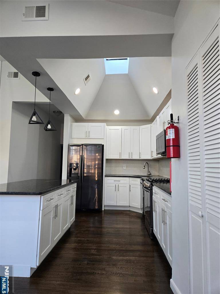 North Bergen, NJ 07047,6901 Bergenwood AVE