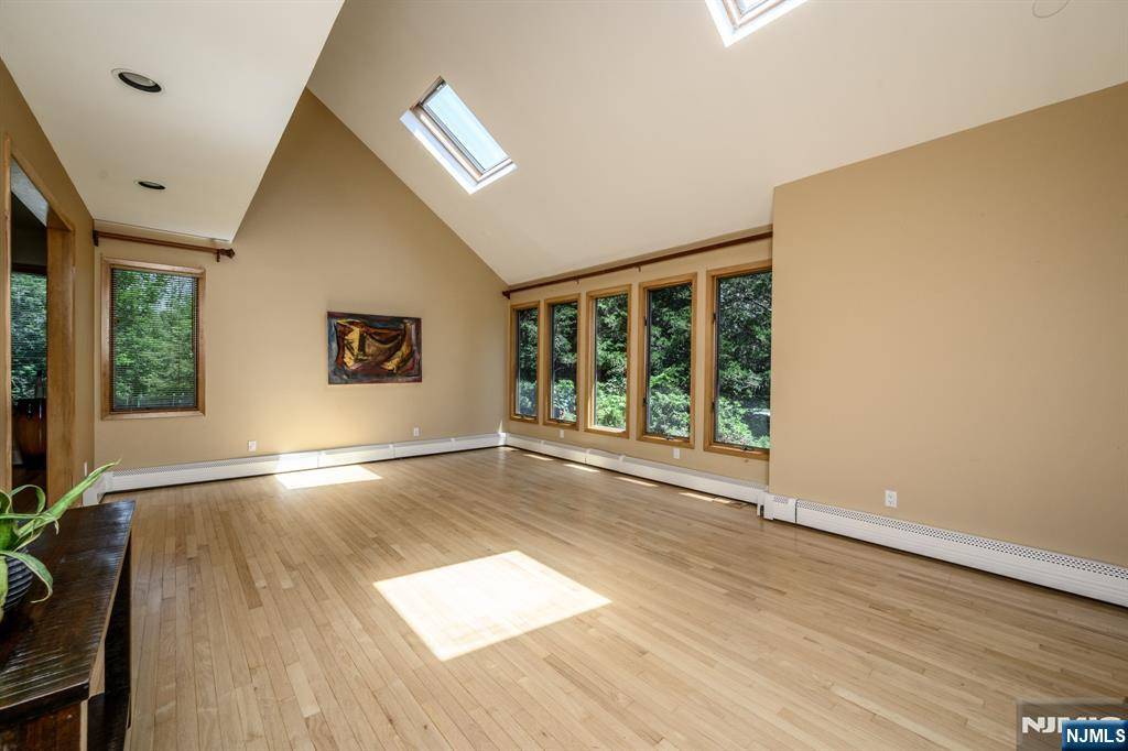 Sparta, NJ 07871,2 Malibu DR