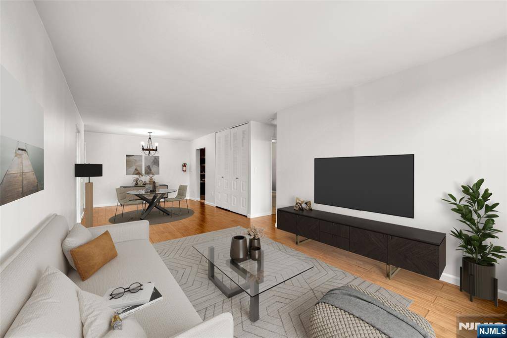 North Bergen, NJ 07047,9019 Wall ST #6B