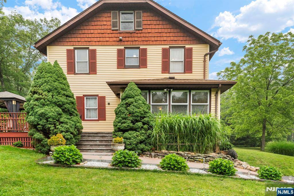 West Milford, NJ 07438,159 Oak Ridge RD