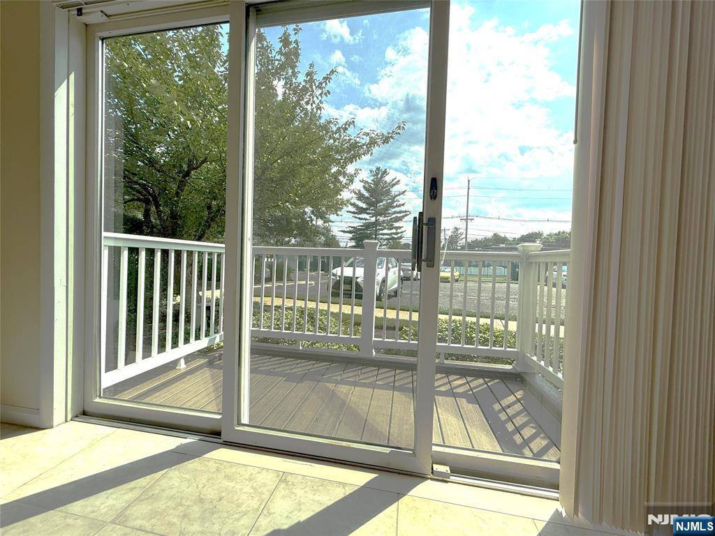 Englewood, NJ 07631,37 Presidential DR