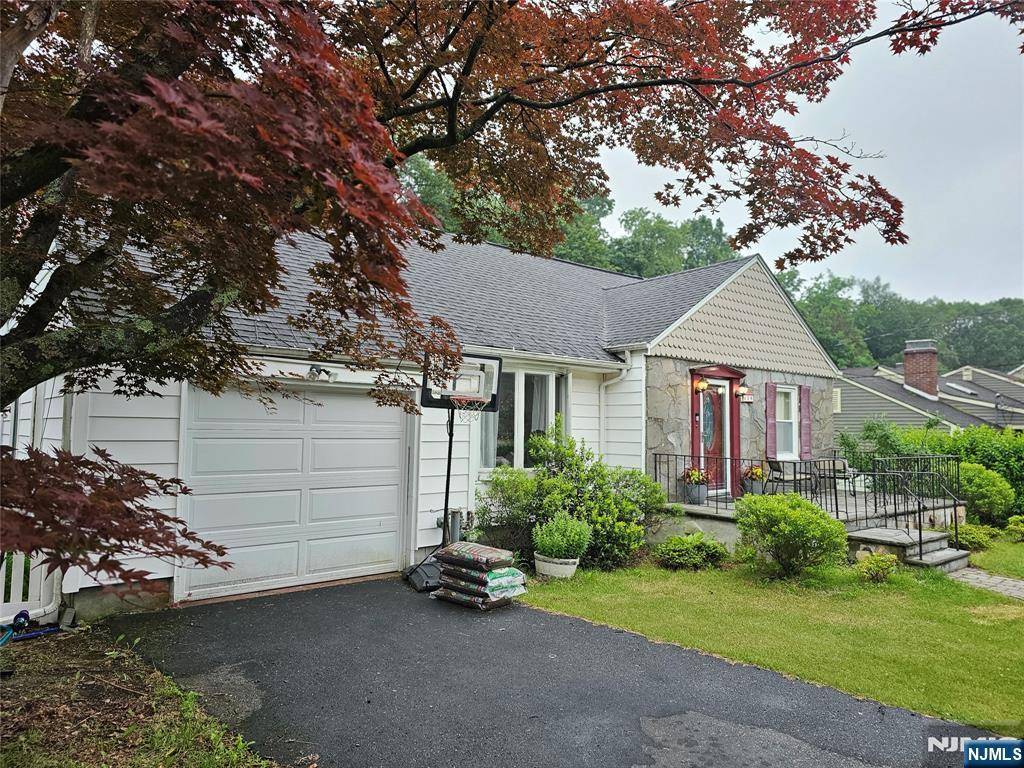 Monroe, NY 10950,34 Round Lake AVE