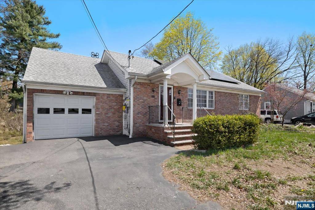 Paramus, NJ 07652,35 E Ridgewood AVE