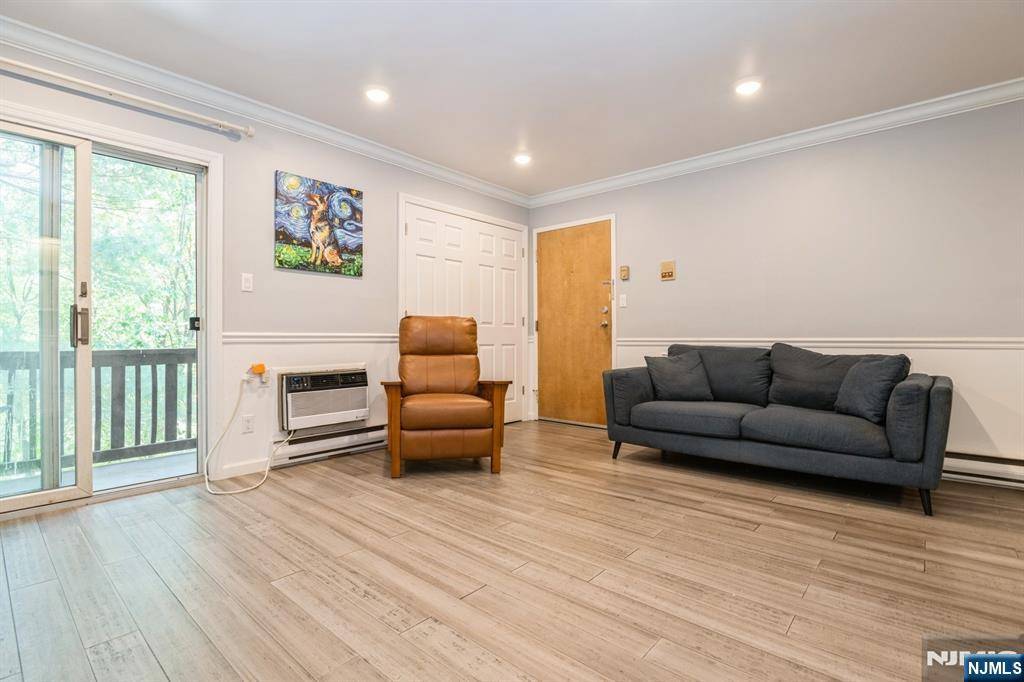 Pompton Lakes, NJ 07442,301 Federal Hill RD #301A