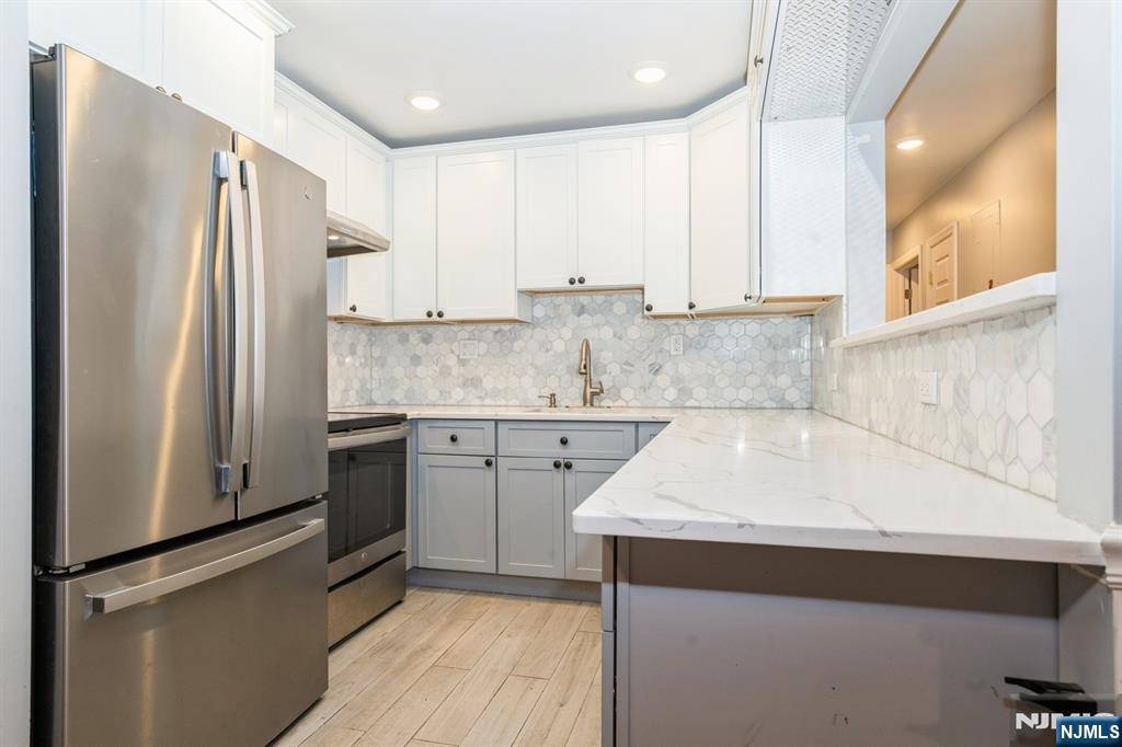 Pompton Lakes, NJ 07442,301 Federal Hill RD #301A