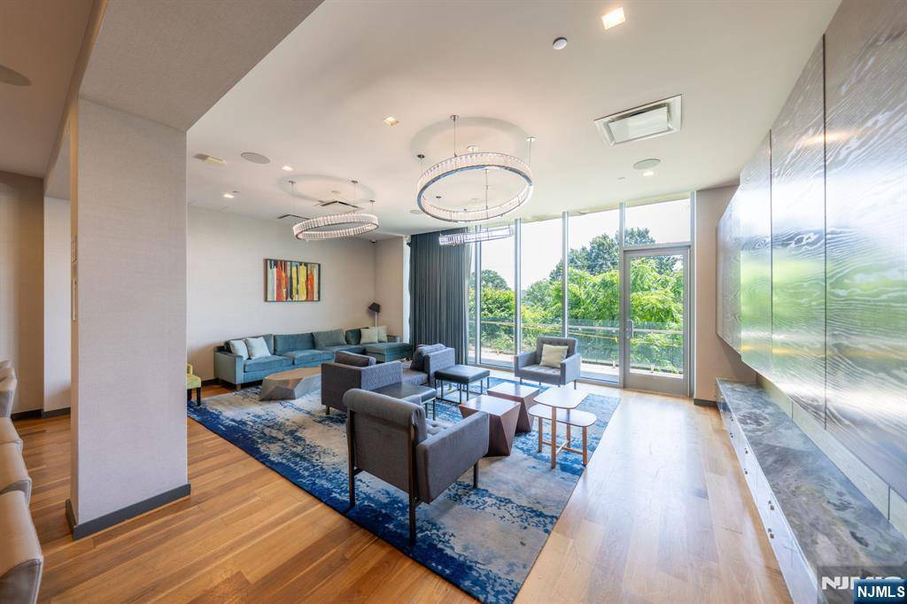 Cliffside Park, NJ 07010,320 Adolphus AVE #Unit 612