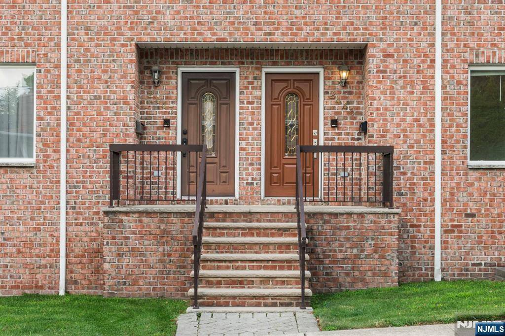 Fort Lee, NJ 07024,2445 Leighton ST