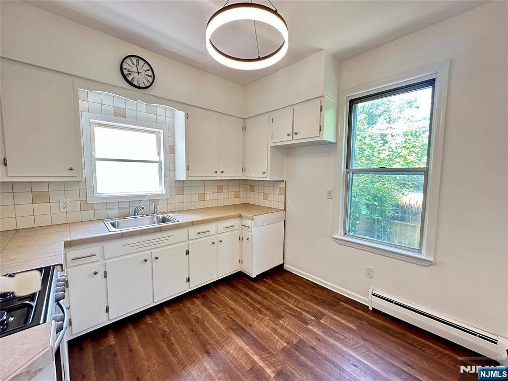 Garfield, NJ 07026,9 Cambridge AVE #1