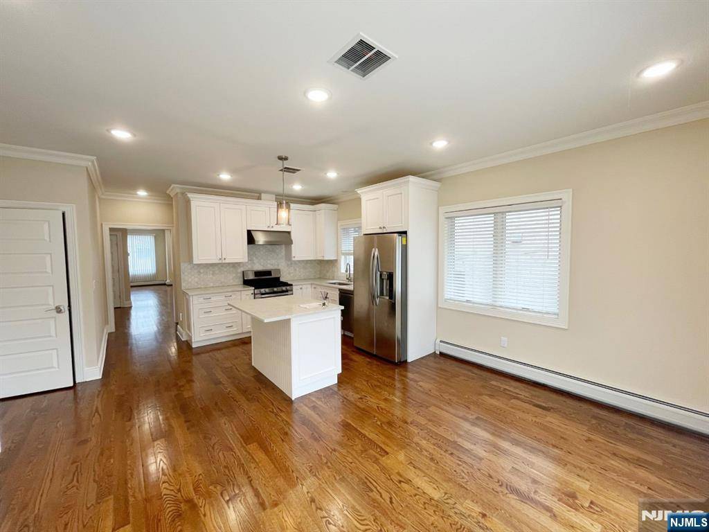 Palisades Park, NJ 07650,104 Sunset PL #A