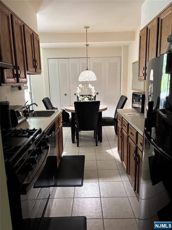 Nutley, NJ 07110,458 River #F