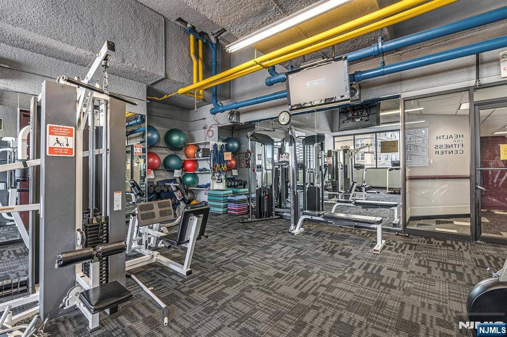 Fort Lee, NJ 07024,2150 Center AVE #7F