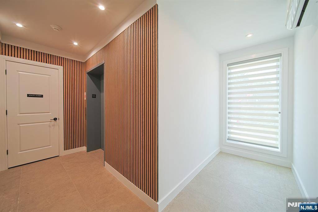 Palisades Park, NJ 07650,401 E Central BLVD #3C