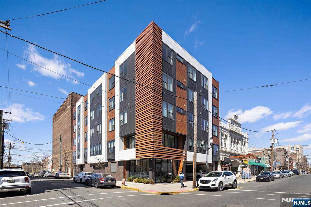 West New York, NJ 07093,6401 Park AVE #401