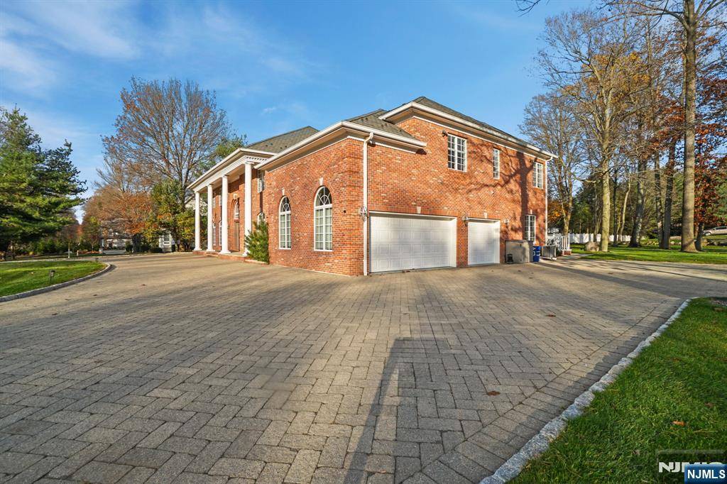 Old Tappan, NJ 07675,91 Ogle RD