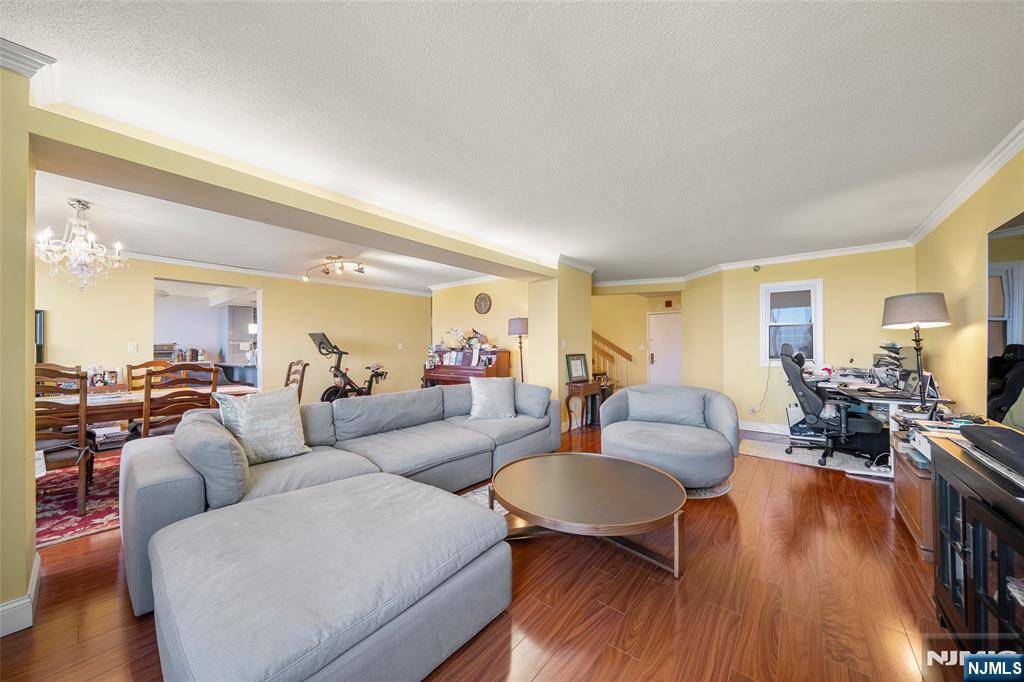 Fort Lee, NJ 07024,1265 15th #11L