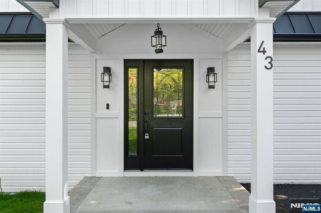 West Orange, NJ 07052,43 Crystal AVE