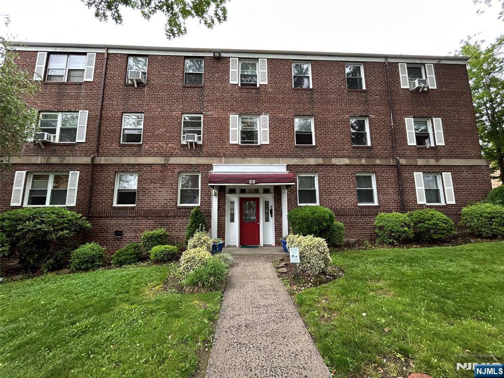 Ridgefield Park, NJ 07660,22 Cedar ST #2B