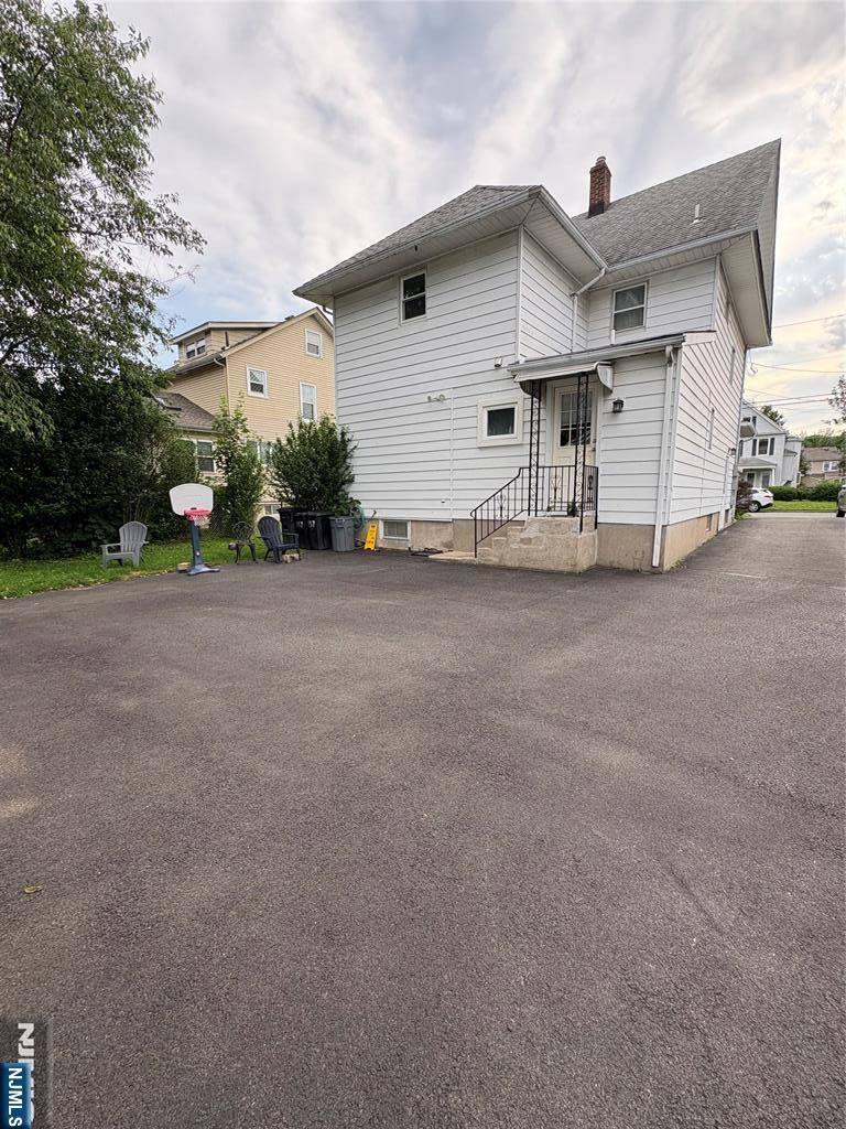 Hawthorne, NJ 07506,157 Arlington AVE #2