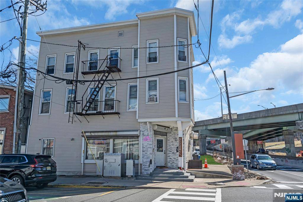 Paterson, NJ 07501,107 Jersey ST