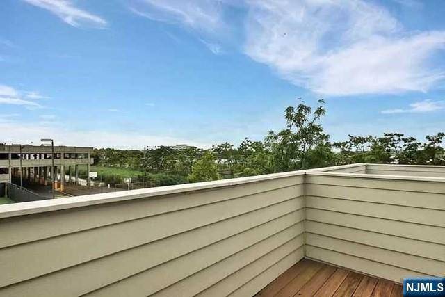 Secaucus, NJ 07094,833 TOPSAIL LN #833
