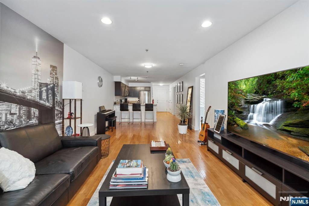 West New York, NJ 07093,5711 Jefferson ST #405