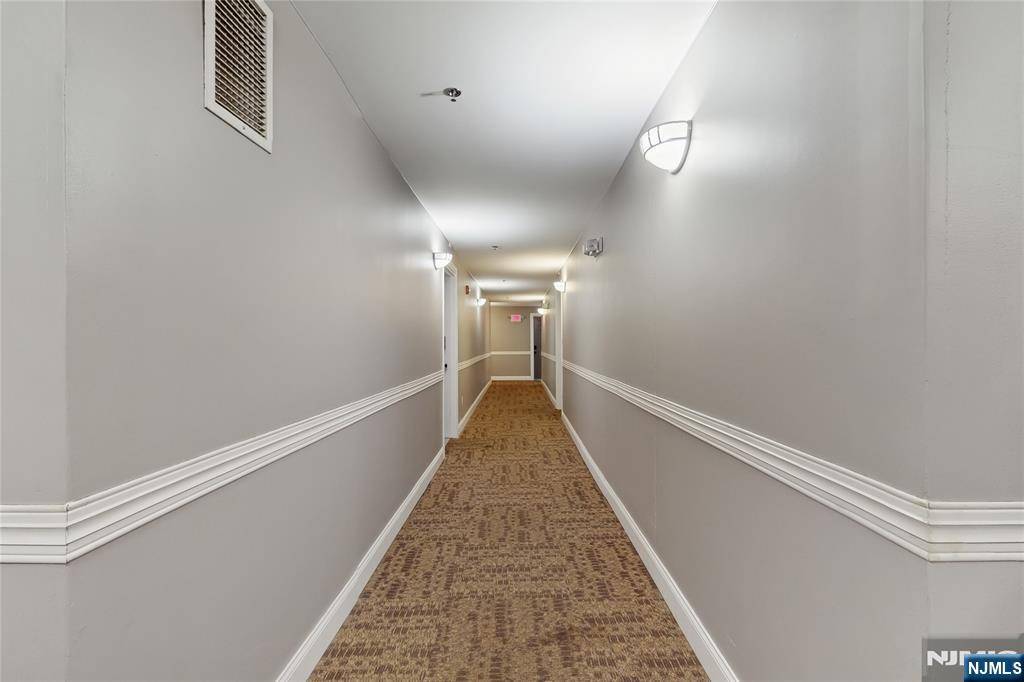 Cliffside Park, NJ 07010,500 Anderson #104