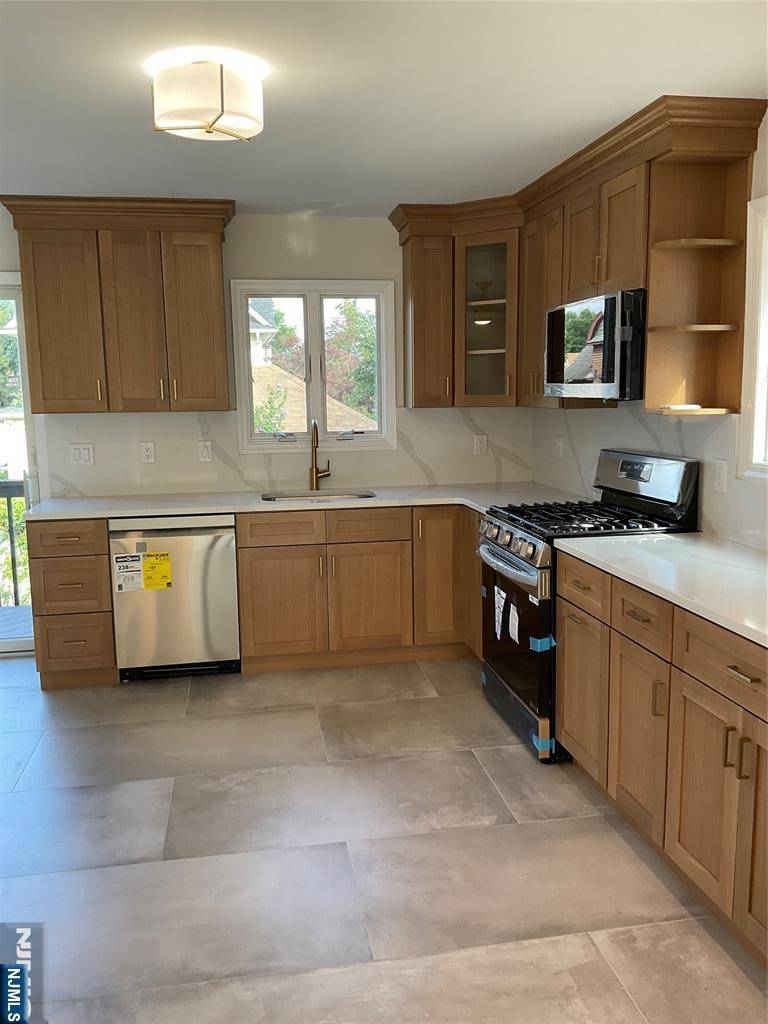 Fort Lee, NJ 07024,1627 Ponsi ST #627B