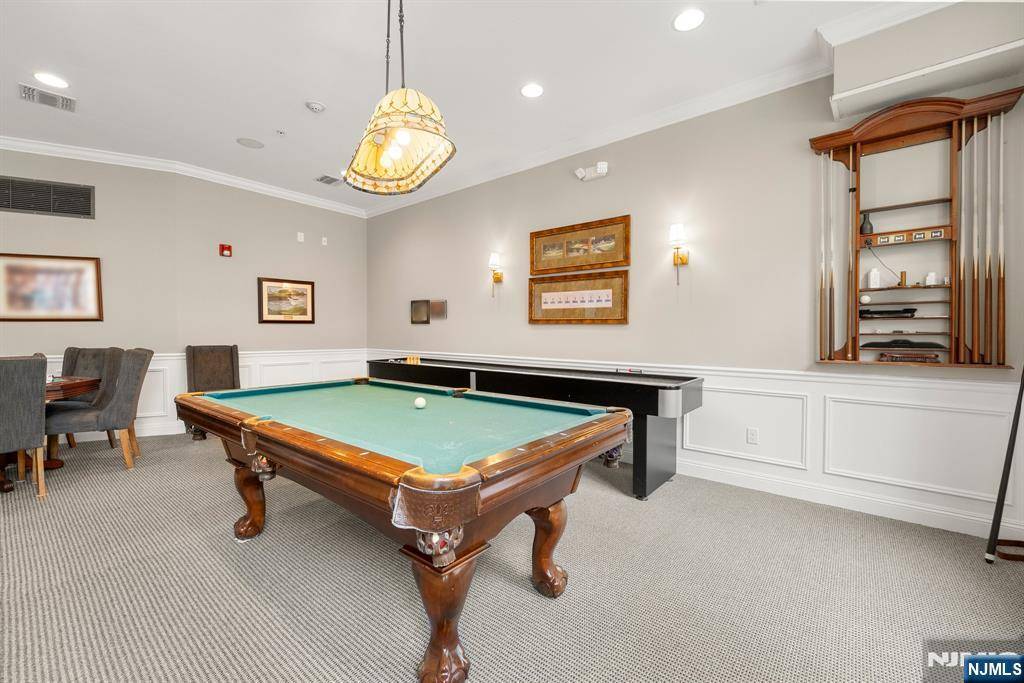 Clifton, NJ 07013,7303 Ravenscroft RD #570