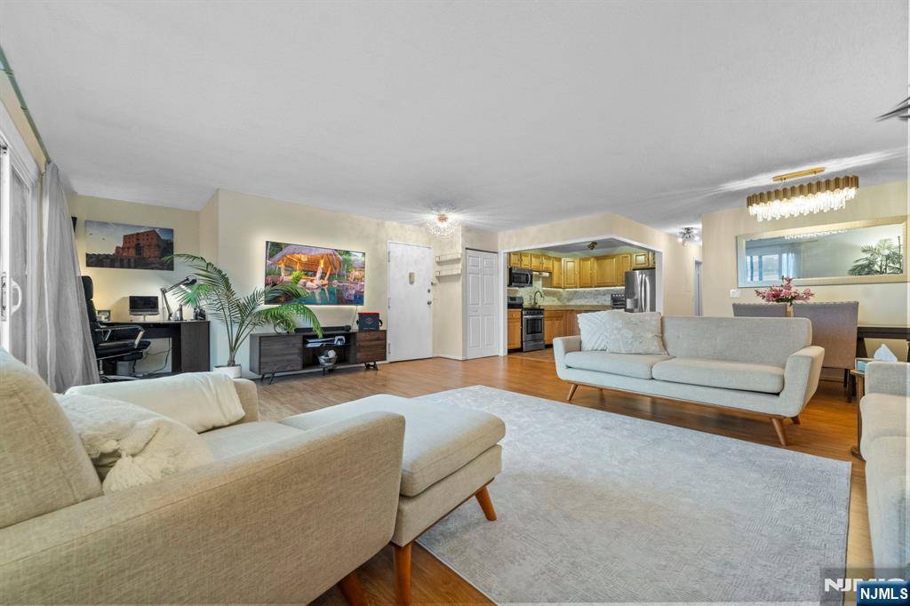 Edgewater, NJ 07020,1150 River RD #3F