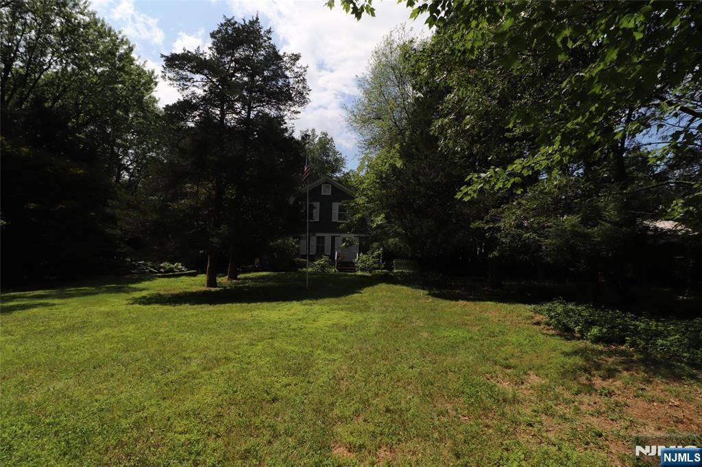 Franklin Lakes, NJ 07417,910 Colonial RD