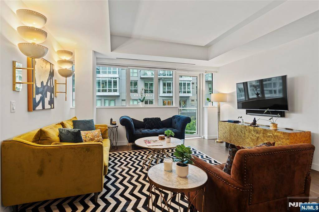 Weehawken, NJ 07086,800 Ave At Port Imperial BLVD #317