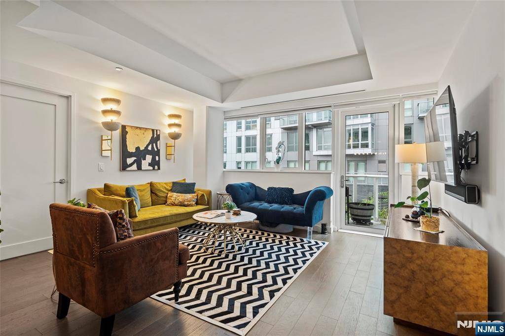 Weehawken, NJ 07086,800 Ave At Port Imperial BLVD #317