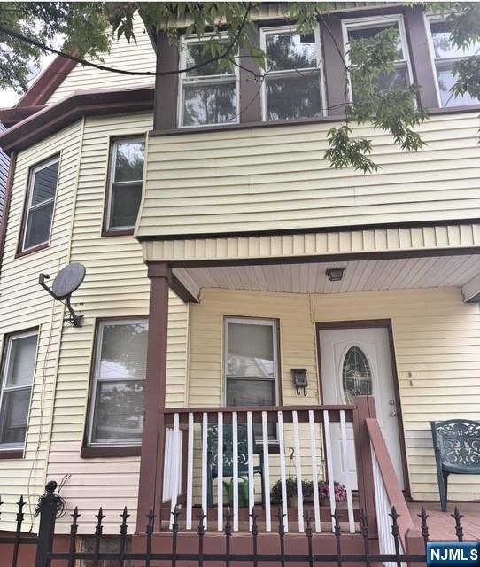 Orange, NJ 07050,207 Taylor ST #2