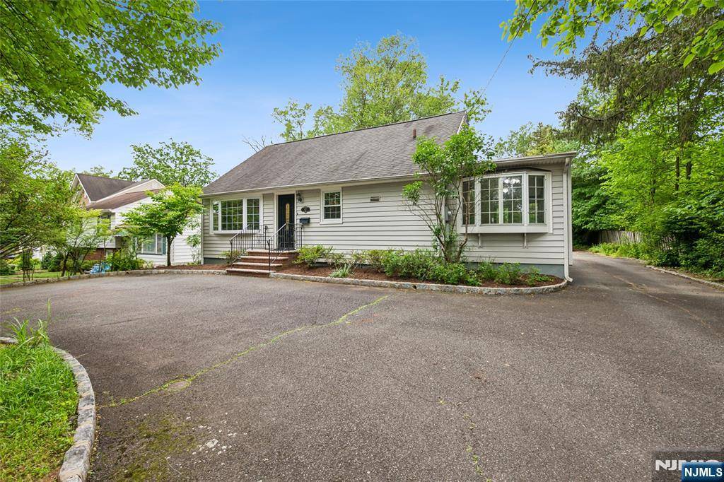 Livingston, NJ 07039,147 Northfield RD