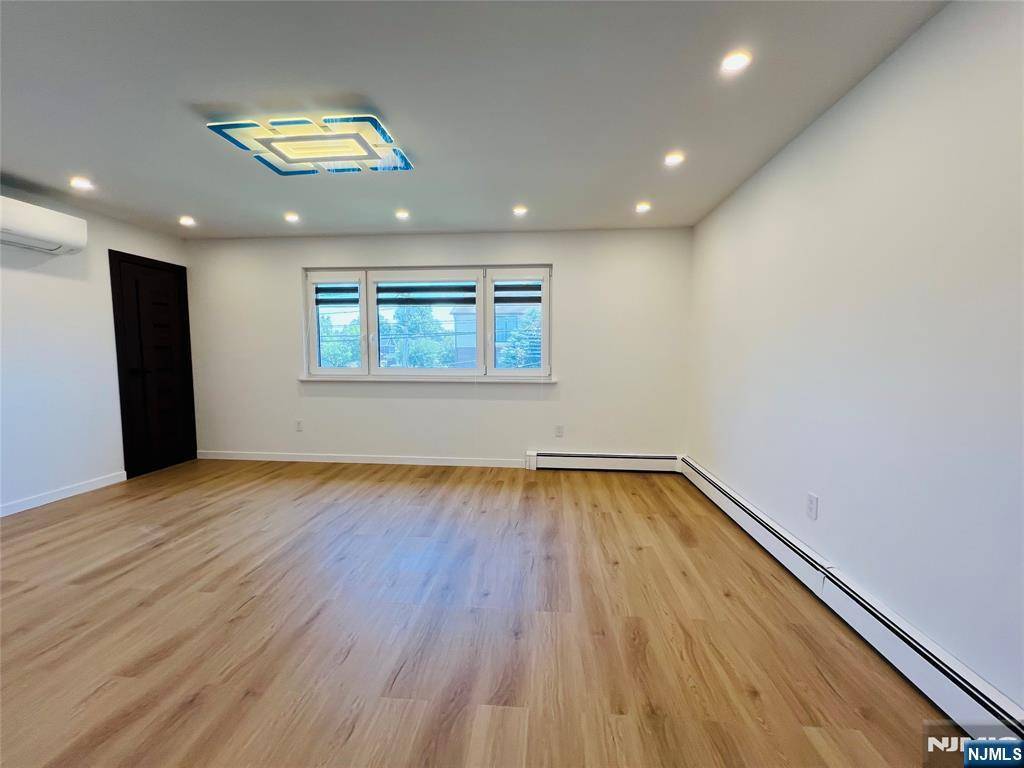 Lyndhurst, NJ 07071,501 Riverside AVE #2 Fl