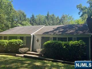 Franklin Lakes, NJ 07417,737 McCoy RD
