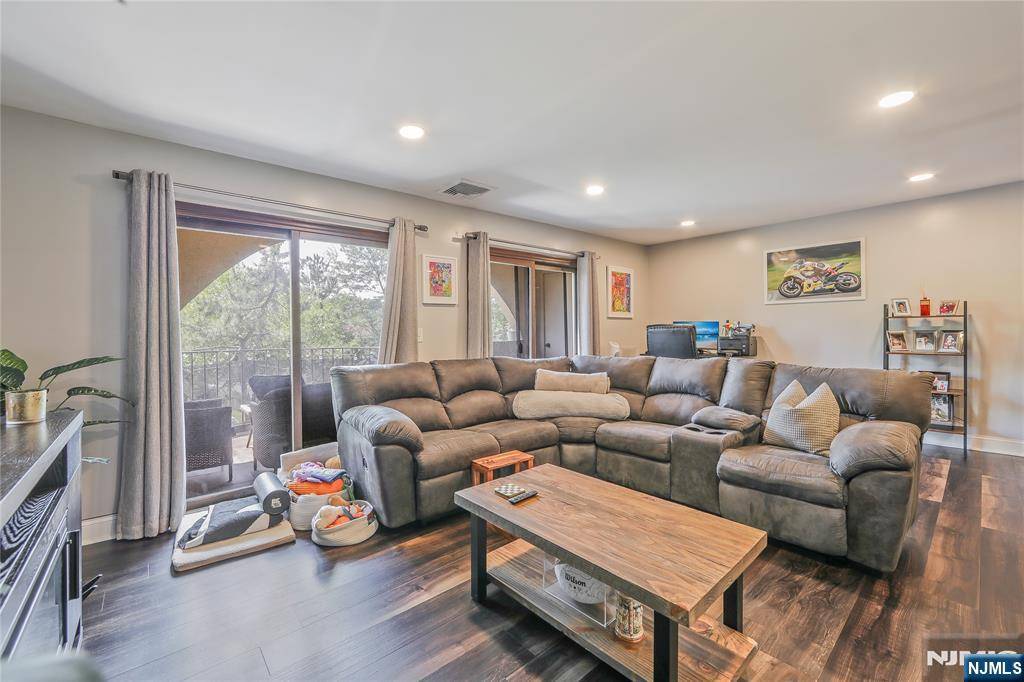 Clifton, NJ 07013,2 Ann ST #N307