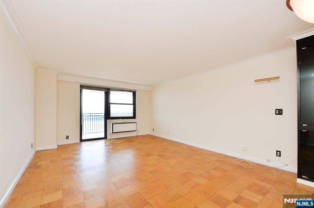 North Bergen, NJ 07047,7855 Boulevard East #19E